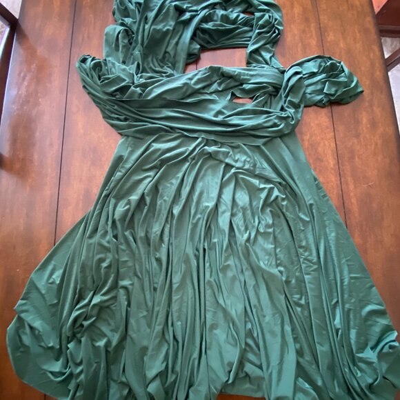 Sakura Midi - Convertible Semi-Formal Dresses by Henkaa - Emerald Green - Picture 3 of 5